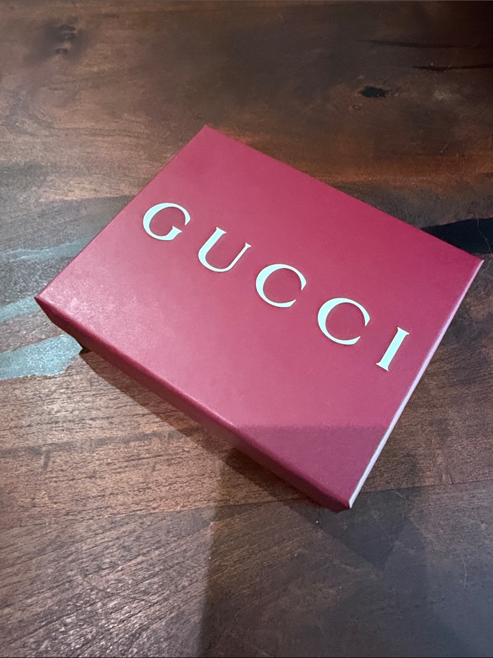 Gucci Red Box for men’s wallet with White Logo